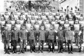 Le capitaine Dadvisard avec le 4e escadron (P3 et P4) en 1913, Quartier Dupleix � Paris