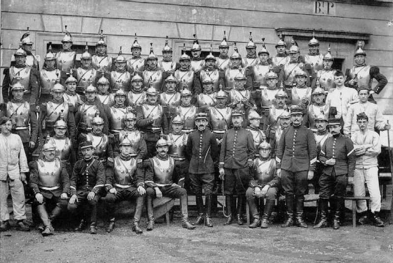 g1913b.jpg (75257 bytes)
