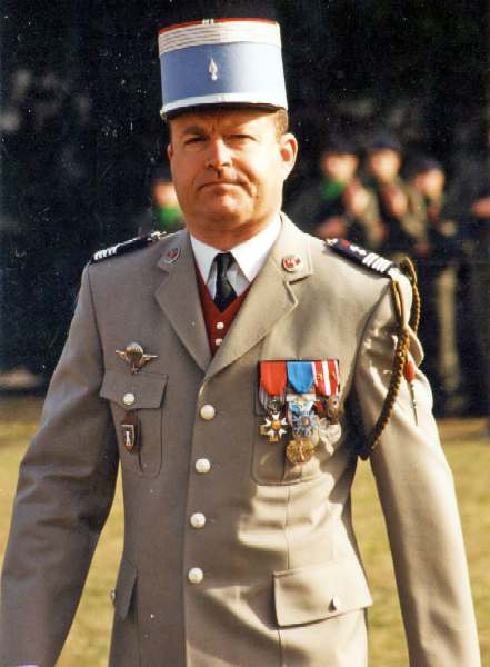 9698.jpg (31936 bytes)