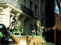 L'escadron Letellier sur la Canebi�re, 14 juillet 2000